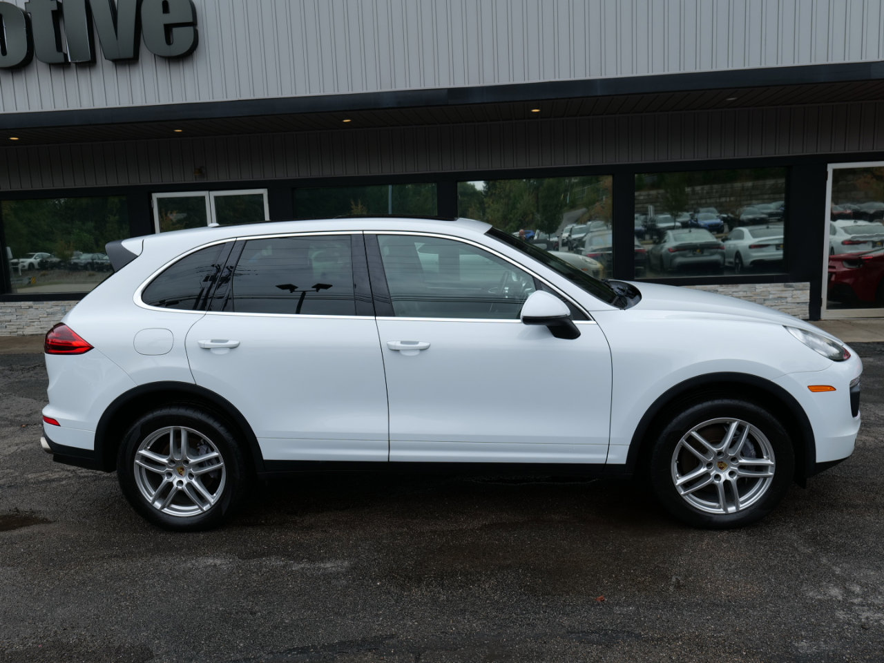 Used 2016 Porsche Cayenne image 4
