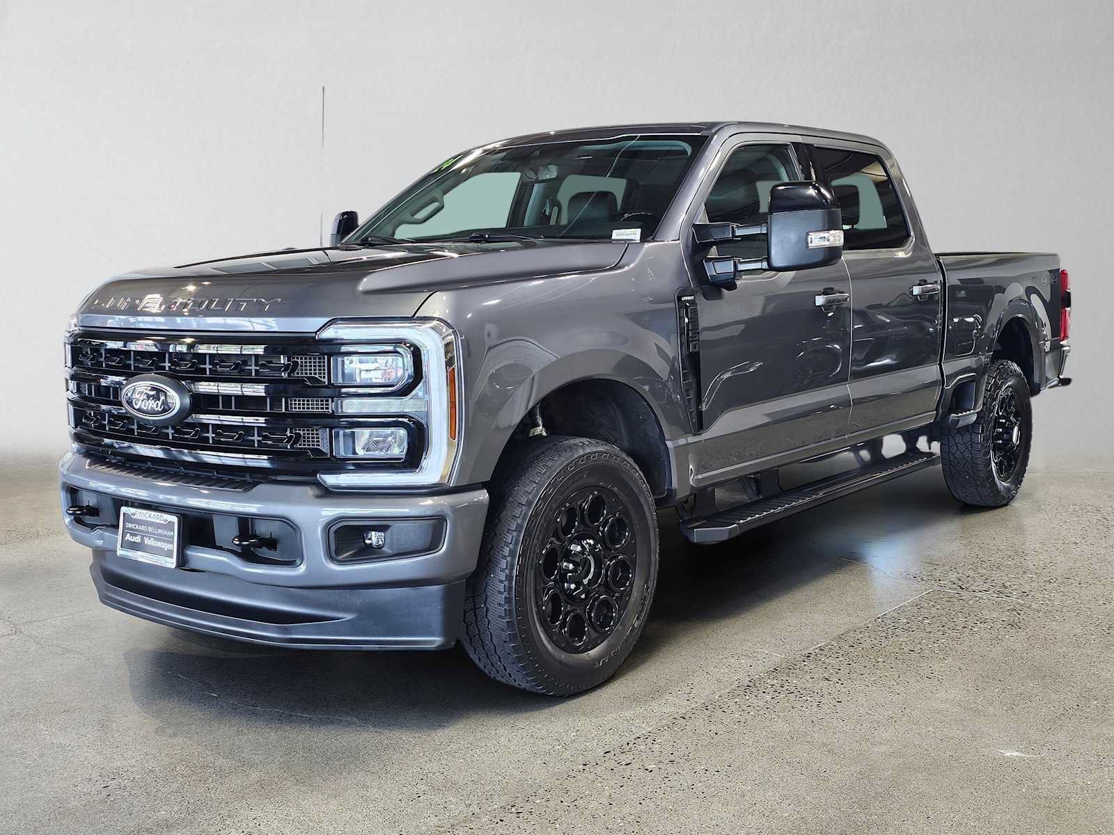 Used 2024 Ford F250 Lariat w/ Black Appearance Package AWD/4WD image 7