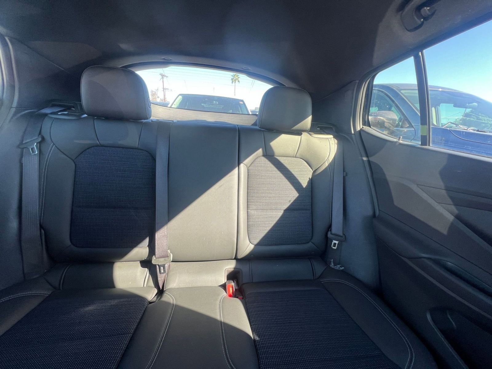 Used 2025 Buick Envista Preferred image 37