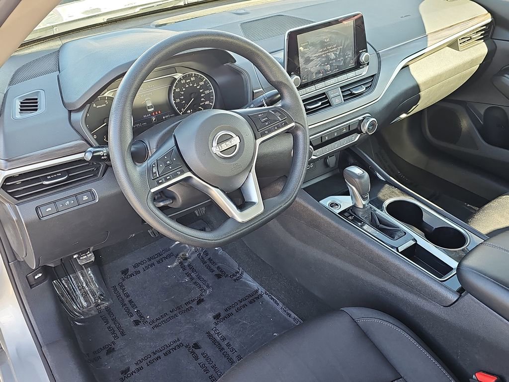 Used 2024 Nissan Altima 2.5 SV image 18