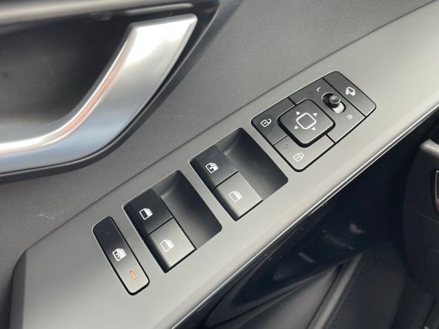 New 2025 Kia Niro EX Touring image 12
