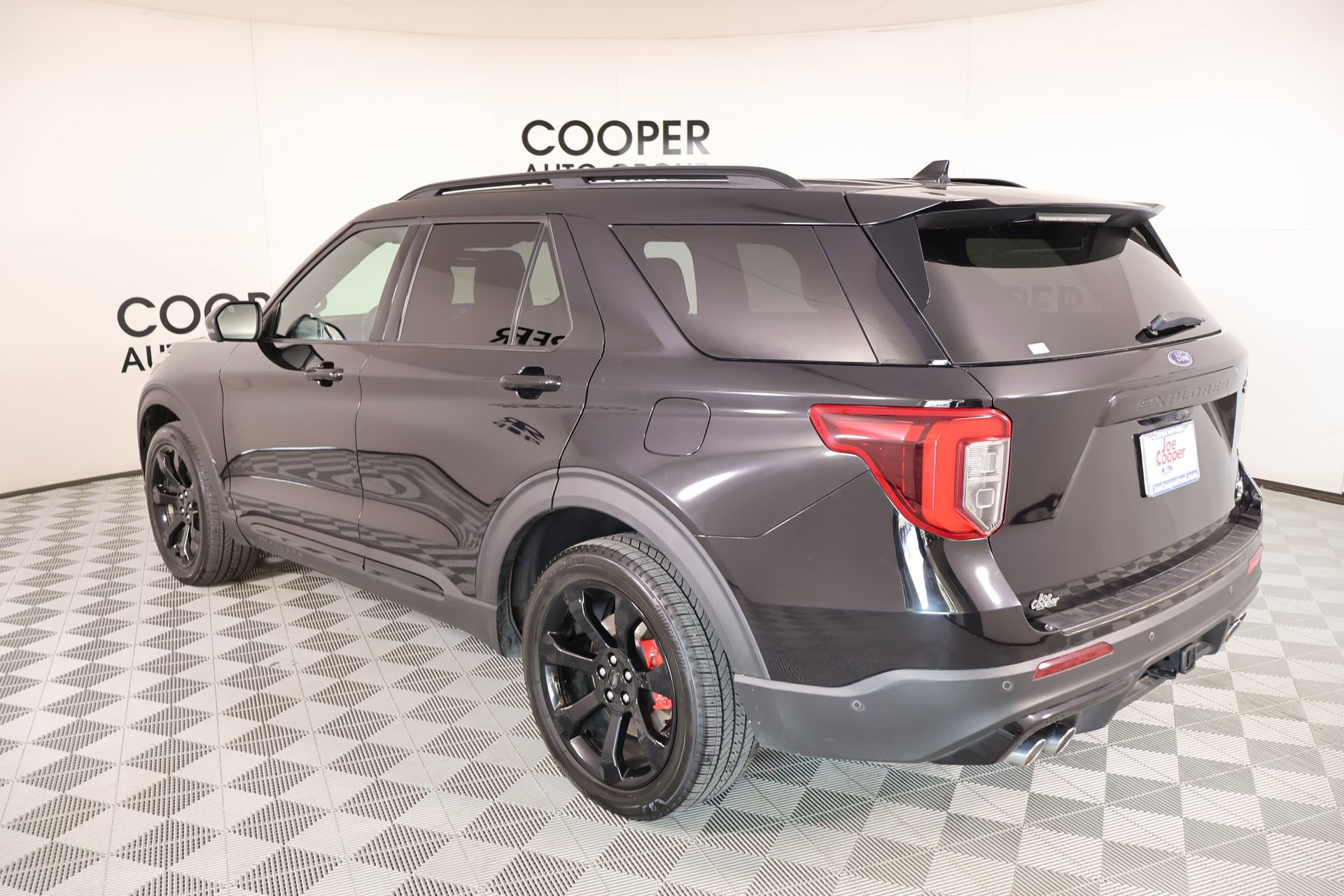 Used 2020 Ford Explorer ST w/ ST Street Pack image 25