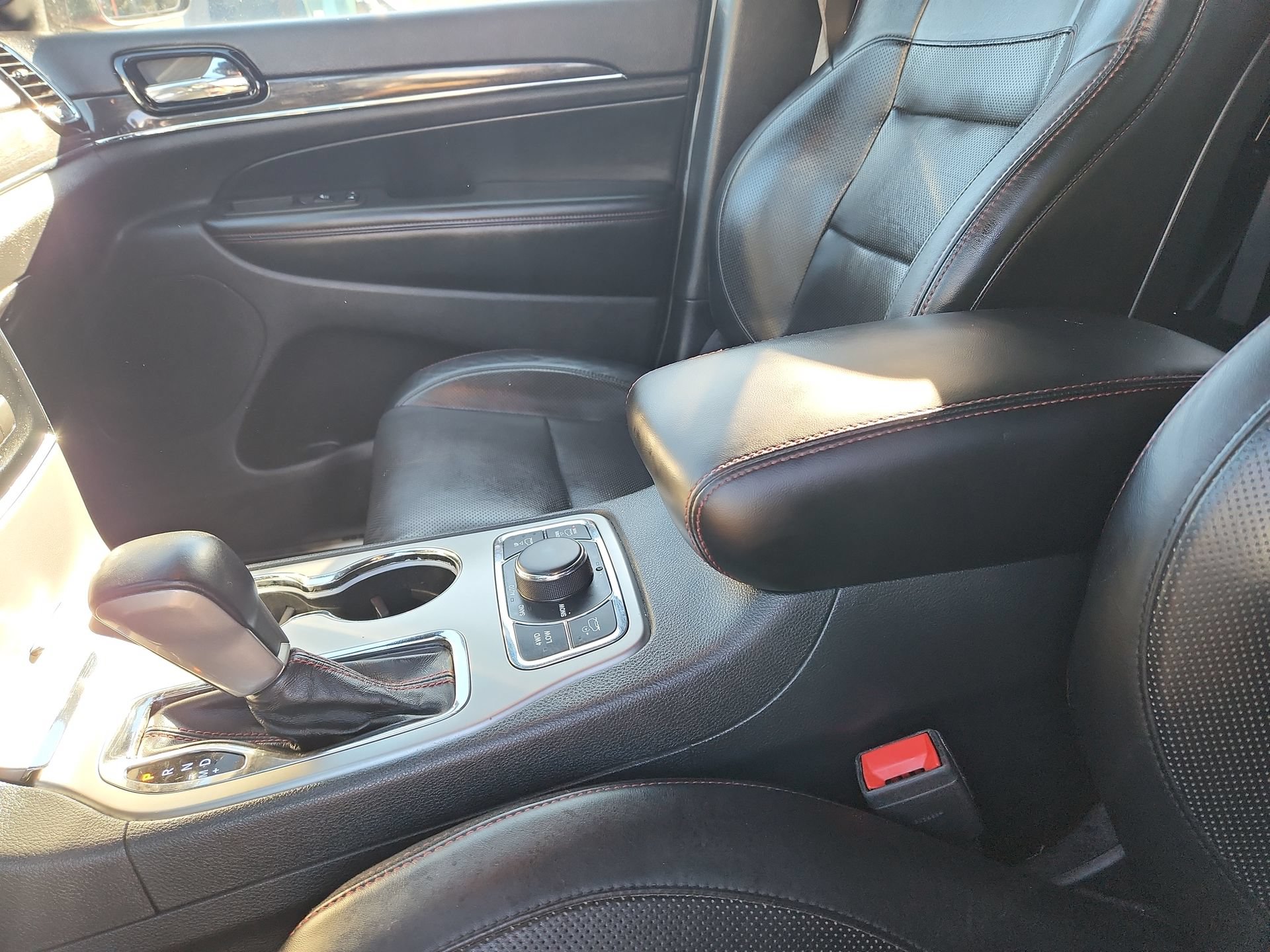 Certified 2019 Jeep Grand Cherokee Trailhawk w/ Trailhawk Luxury Group AWD/4WD image 23