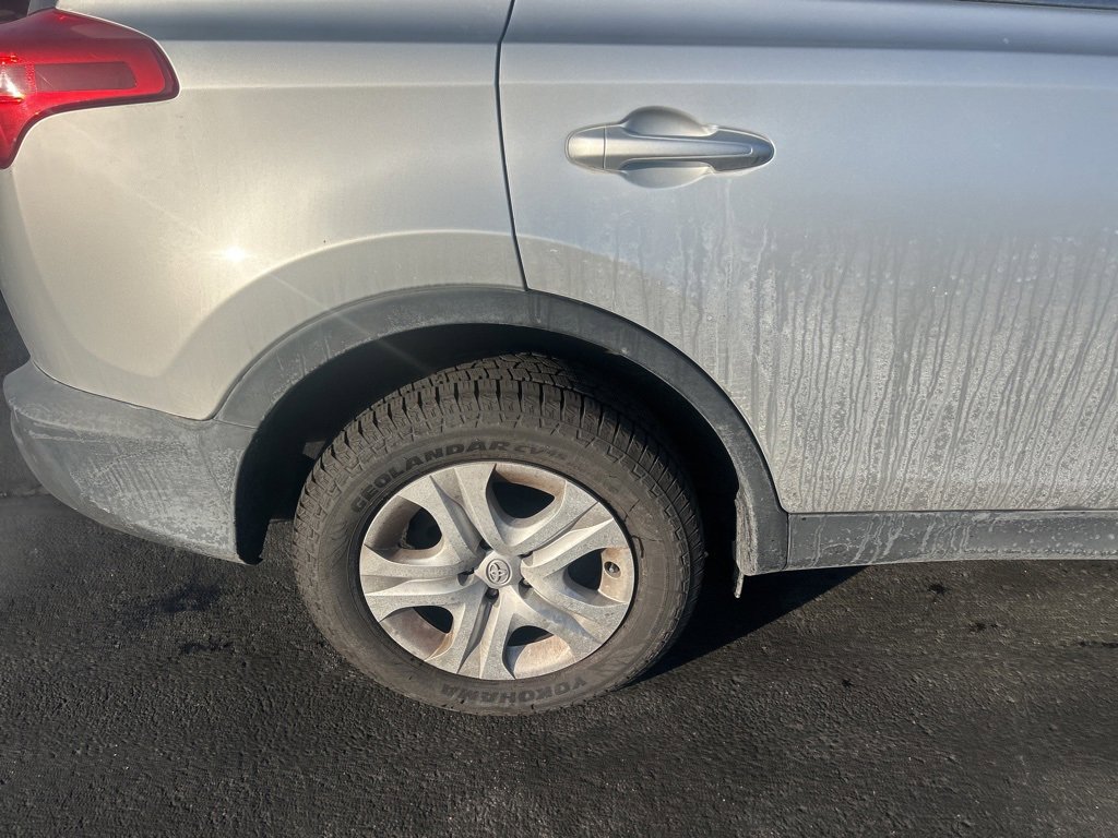 Used 2013 Toyota RAV4 LE image 13