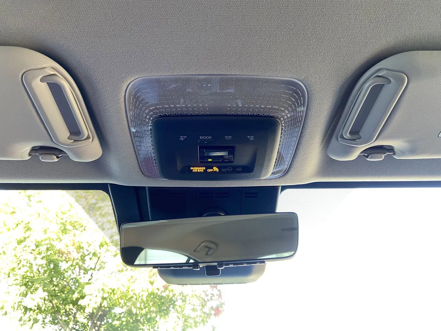 Used 2025 Toyota Prius Plug-In Hybrid image 16