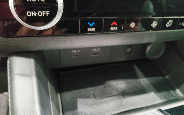 Used 2022 Mitsubishi Outlander SEL image 27