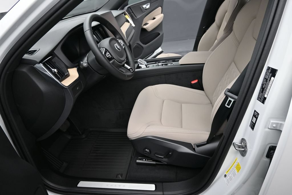 New 2026 Volvo XC60 B5 Plus w/ Protection Package Premier AWD/4WD image 10
