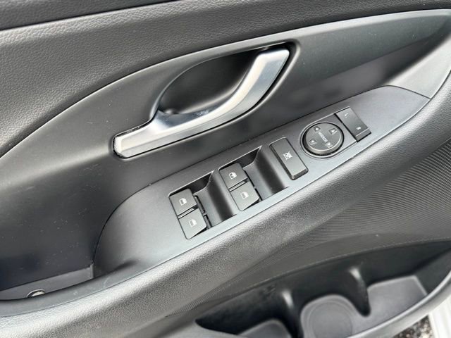 Used 2018 Hyundai Elantra GT image 14