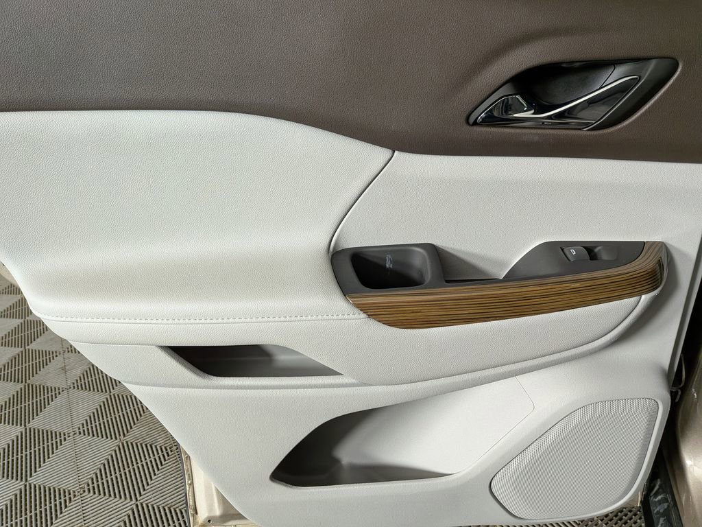 Certified 2023 GMC Acadia SLE w/ Driver Convenience Package image 35