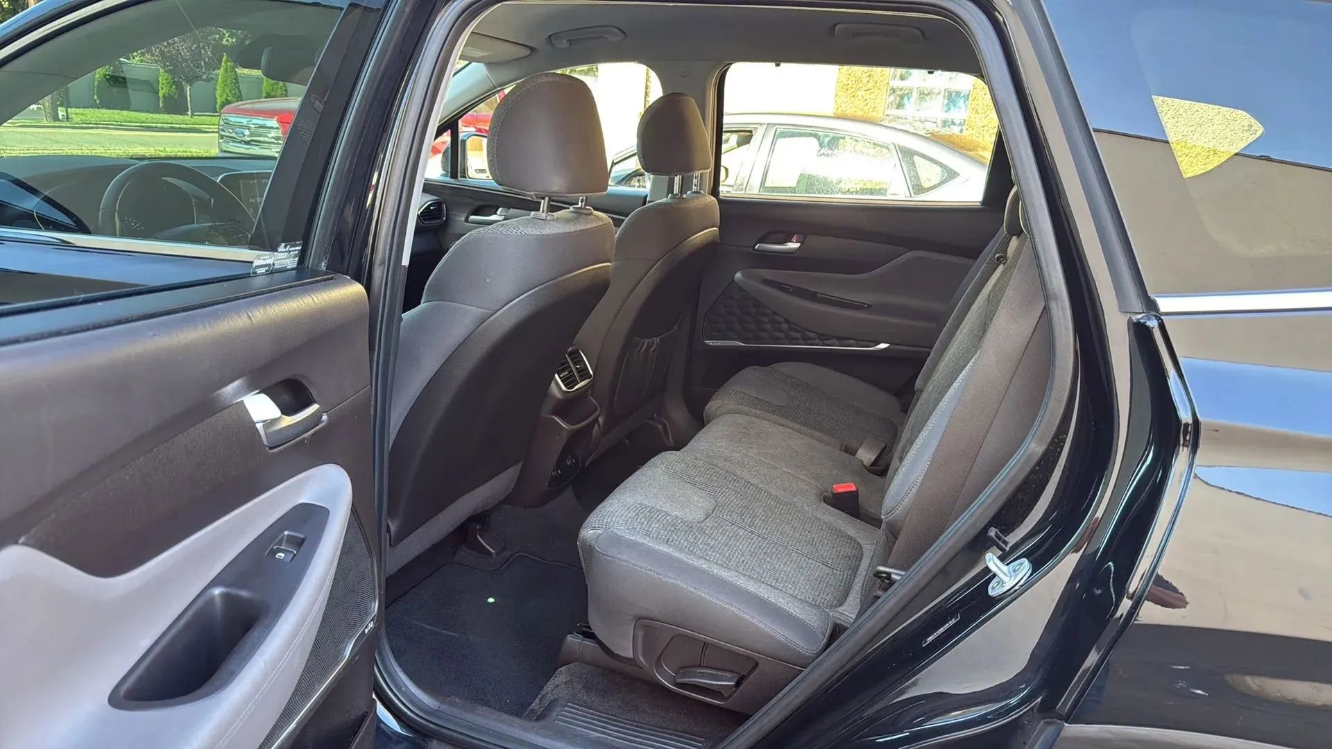 Used 2019 Hyundai Santa Fe SEL image 28