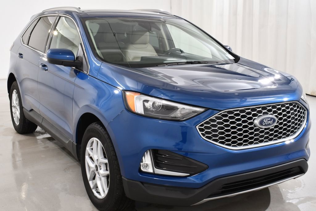 Used 2023 Ford Edge SEL w/ Convenience Package image 4