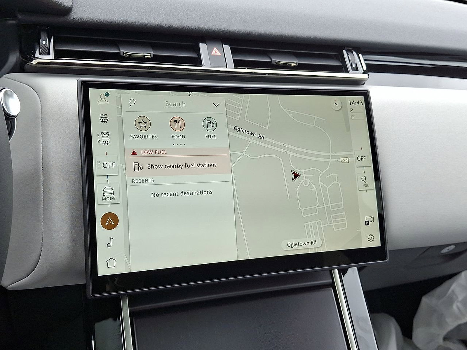 Certified 2026 Land Rover Range Rover Velar Dynamic SE image 22