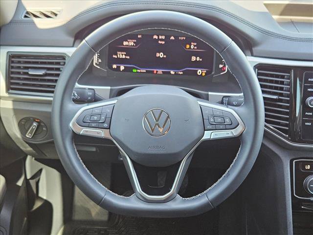 Used 2023 Volkswagen Atlas SE w/ Black Wheel Package AWD/4WD image 15