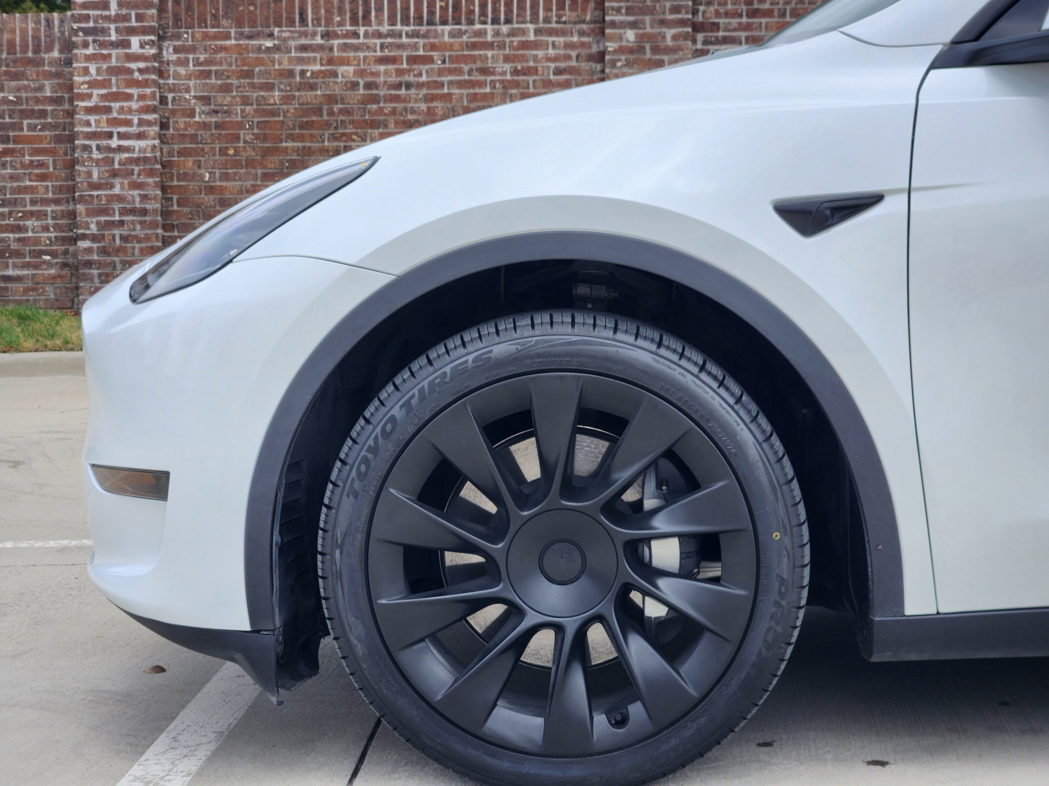 Used 2023 Tesla Model Y Long Range image 10
