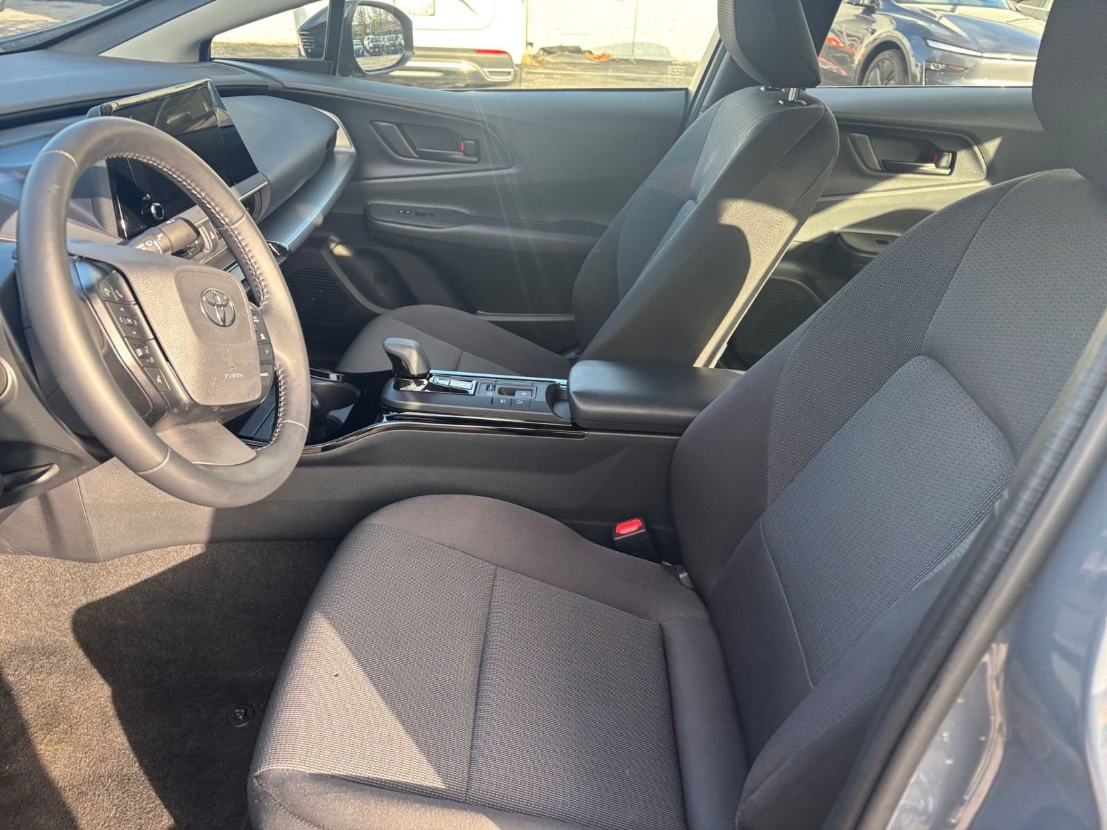 Used 2025 Toyota Prius LE image 24