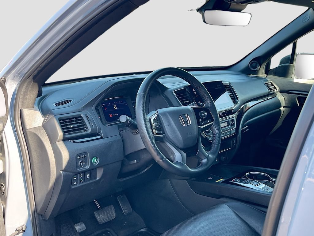 Used 2024 Honda Passport Black Edition image 9