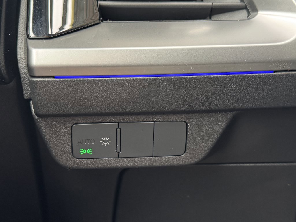 Used 2022 Audi Q4 e-tron Premium Plus w/ Premium Plus image 31