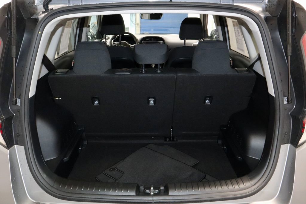Used 2025 Kia Soul LX image 13