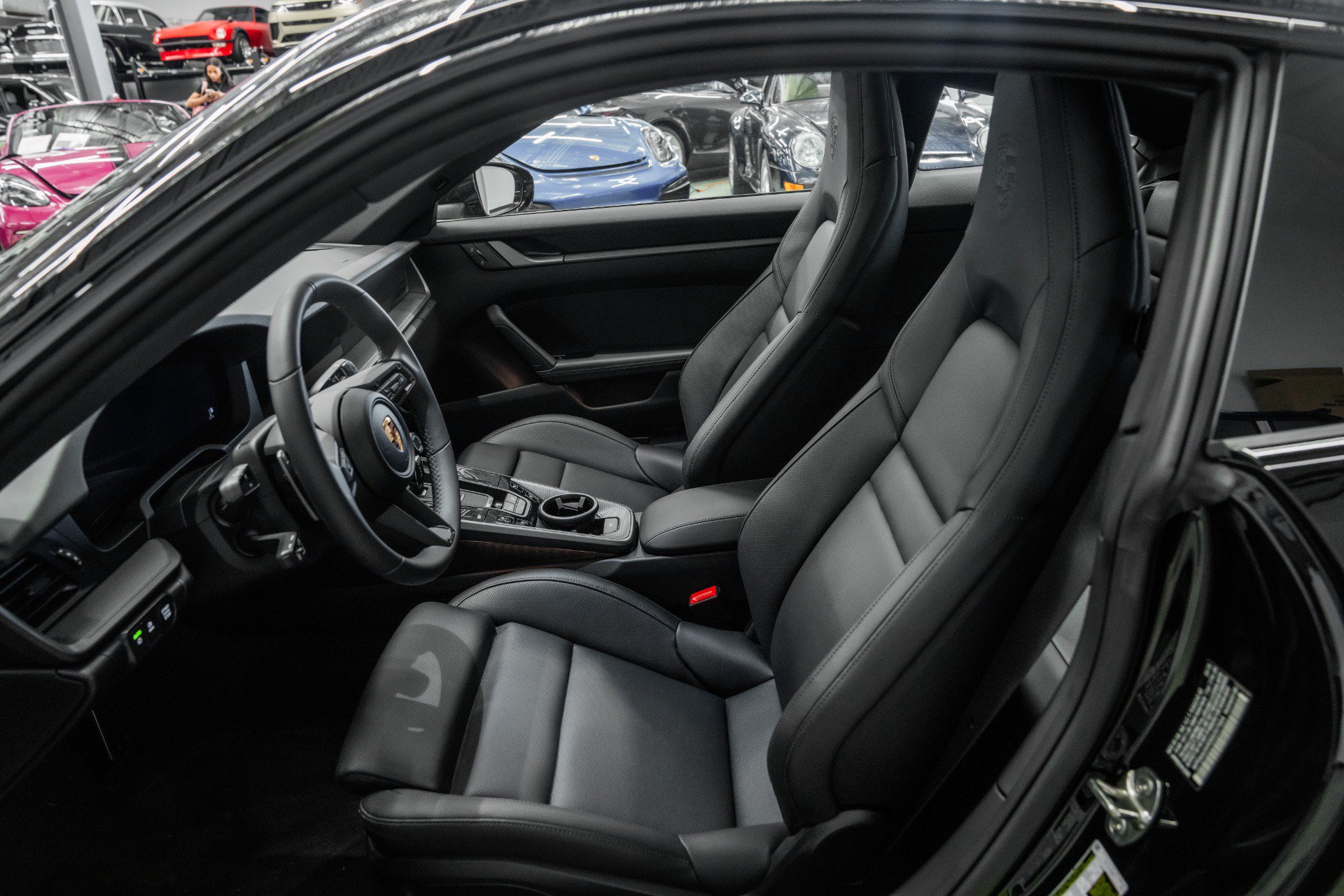 Used 2025 Porsche 911 Carrera RWD image 19