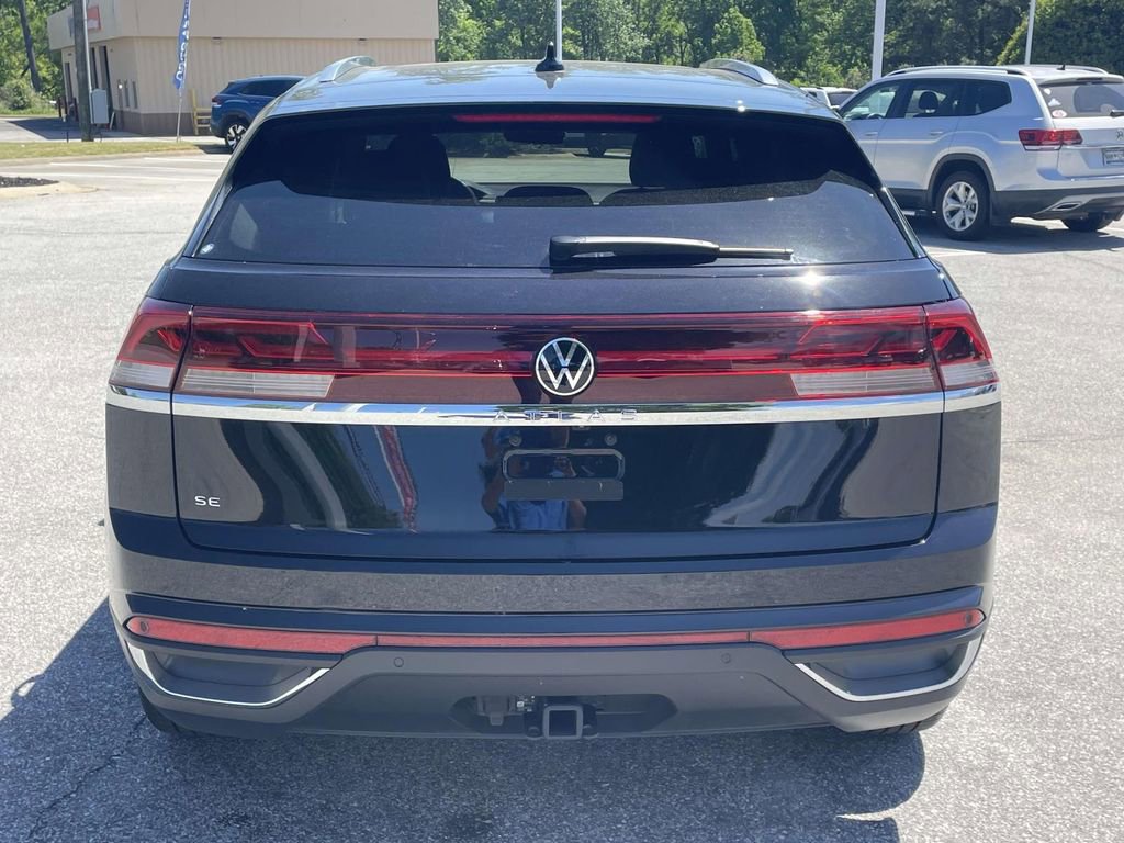 Used 2026 Volkswagen Atlas Cross Sport SE w/ Panoramic Sunroof Package FWD image 5
