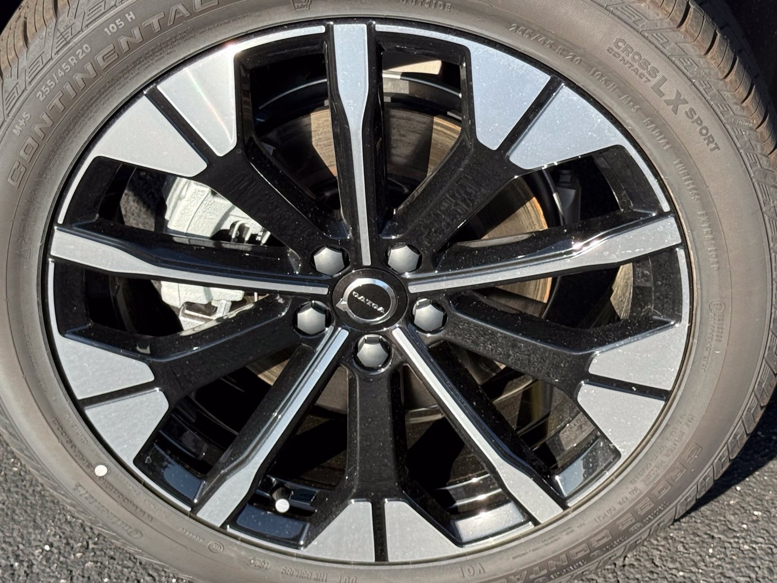 New 2027 Volvo XC60 B5 Plus AWD/4WD image 12