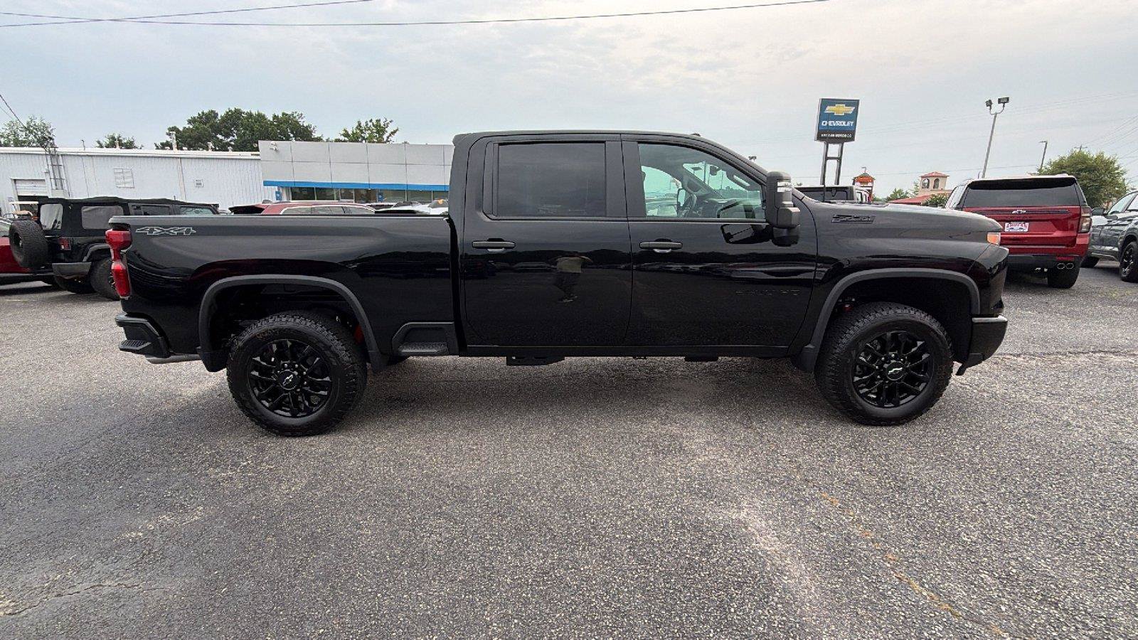 New 2026 Chevrolet Silverado 2500 Custom w/ Custom Value Package AWD/4WD image 7