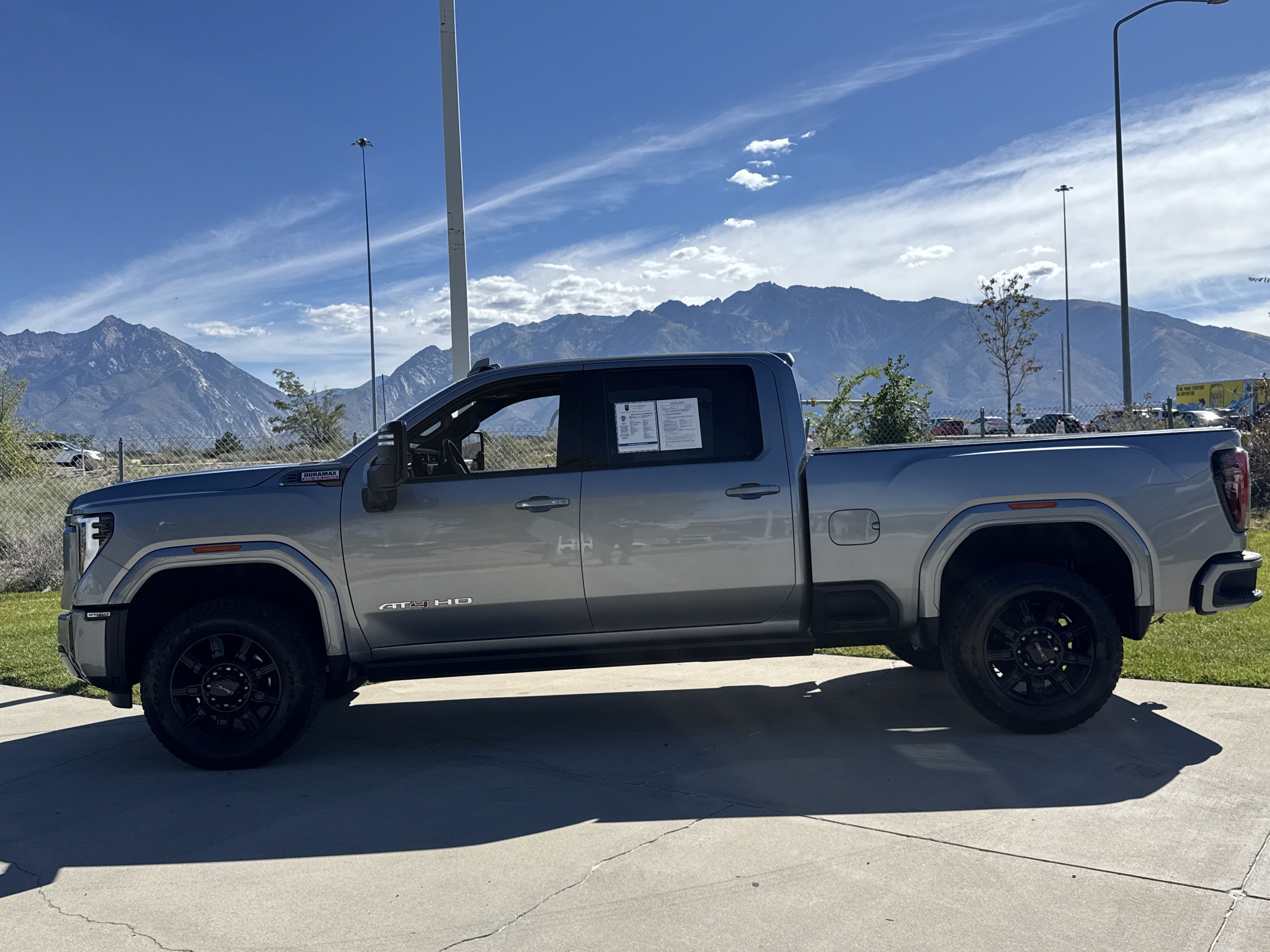 Used 2025 GMC Sierra 3500 AT4 w/ AT4 Premium Plus Package AWD/4WD image 2