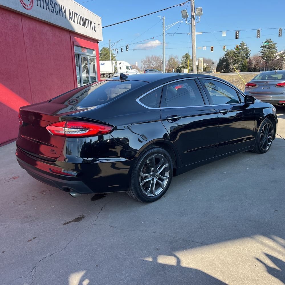 Used 2019 Ford Fusion SEL FWD image 3