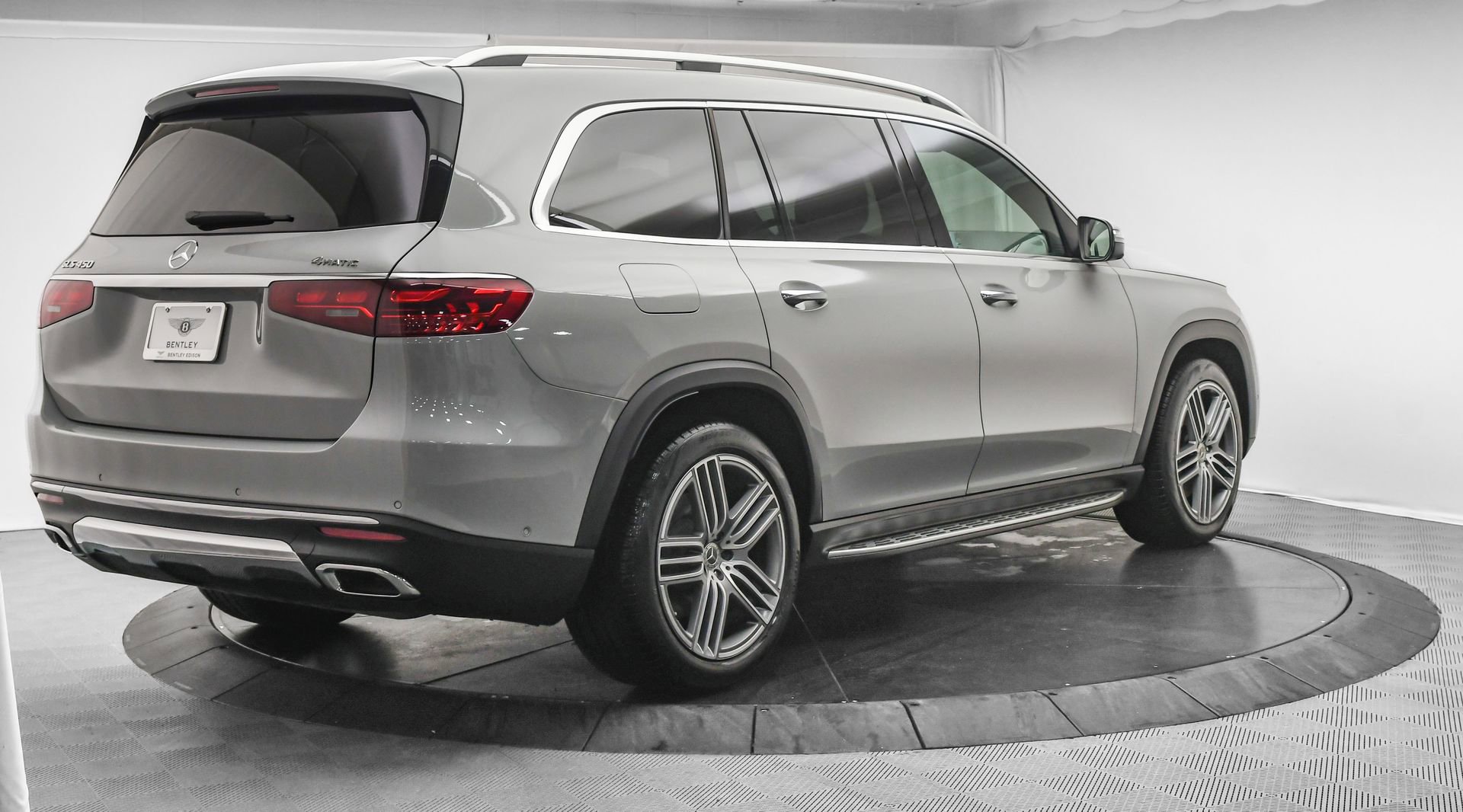 Used 2025 Mercedes-Benz GLS 450 4MATIC image 10