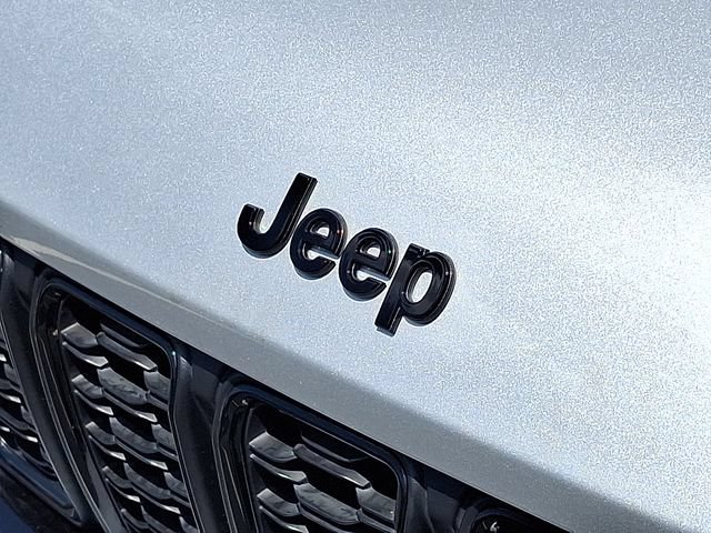Used 2024 Jeep Grand Cherokee Altitude RWD image 29