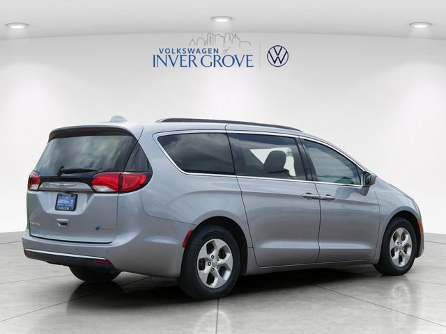 Used 2017 Chrysler Pacifica Premium FWD image 7