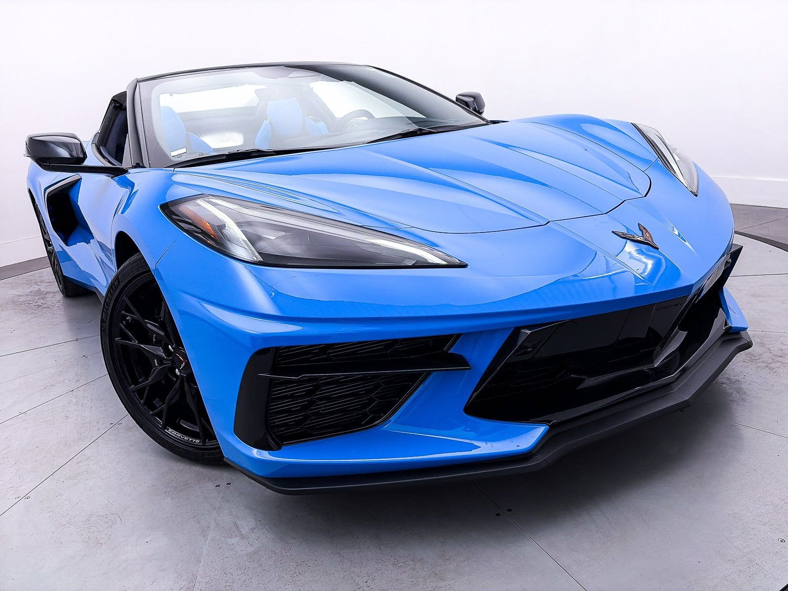 Used 2024 Chevrolet Corvette Stingray Premium Conv w/ Battery Protection Package image 19