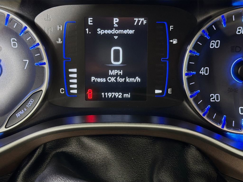 Used 2021 Chrysler Voyager LX image 14