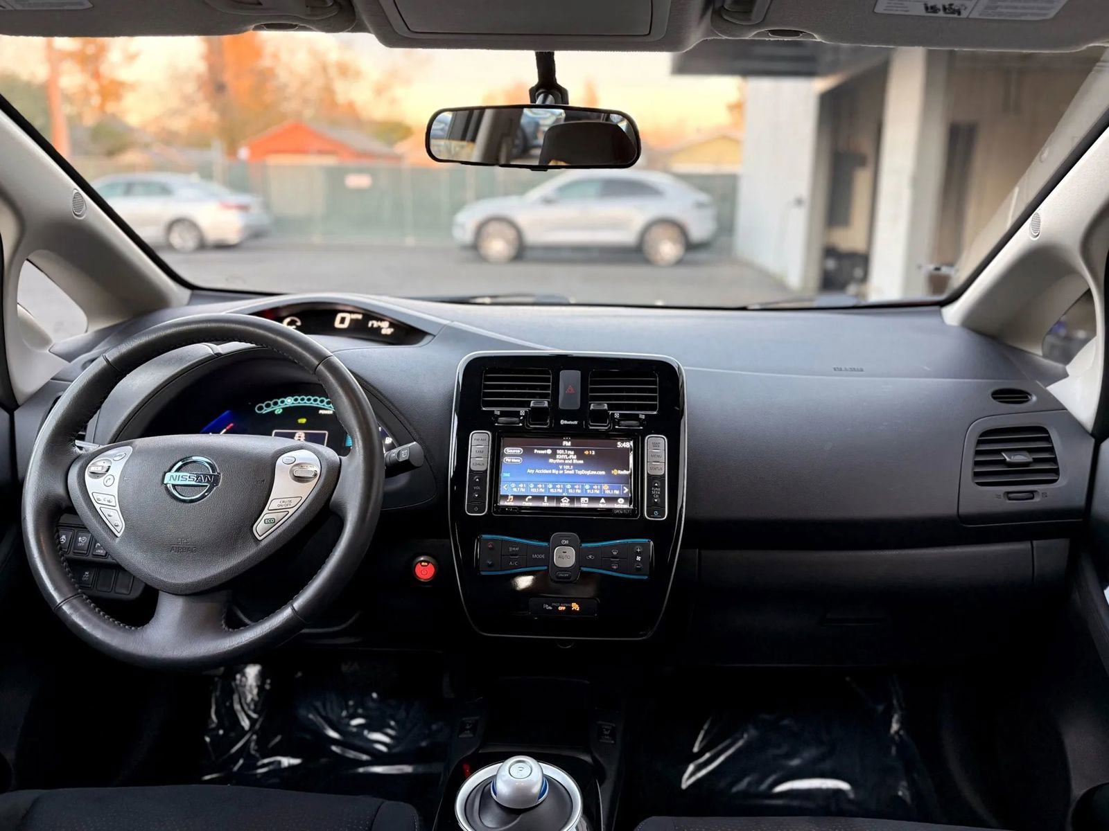 Used 2017 Nissan Leaf SV image 10