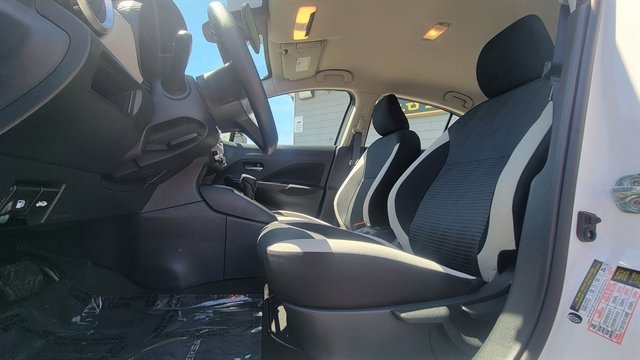 Used 2022 Nissan Versa SV w/ Trunk Package FWD image 18