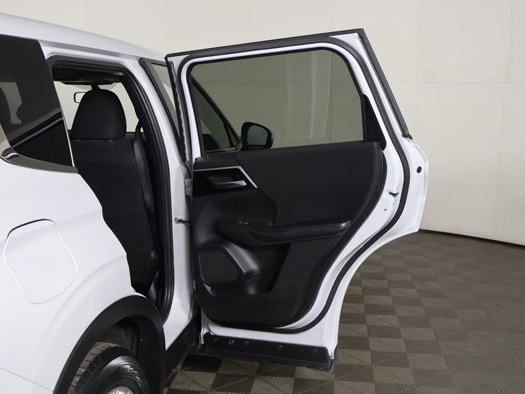 Used 2024 Mitsubishi Outlander ES AWD/4WD image 19