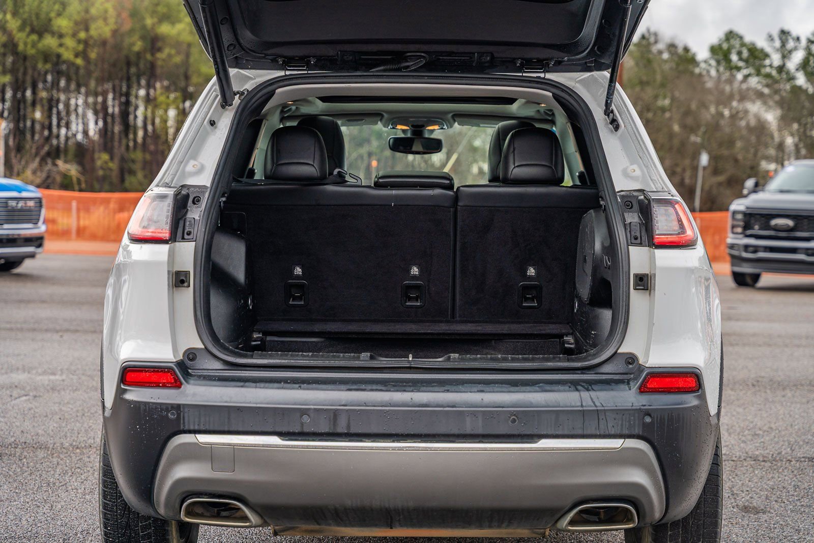 Used 2019 Jeep Cherokee Limited image 16