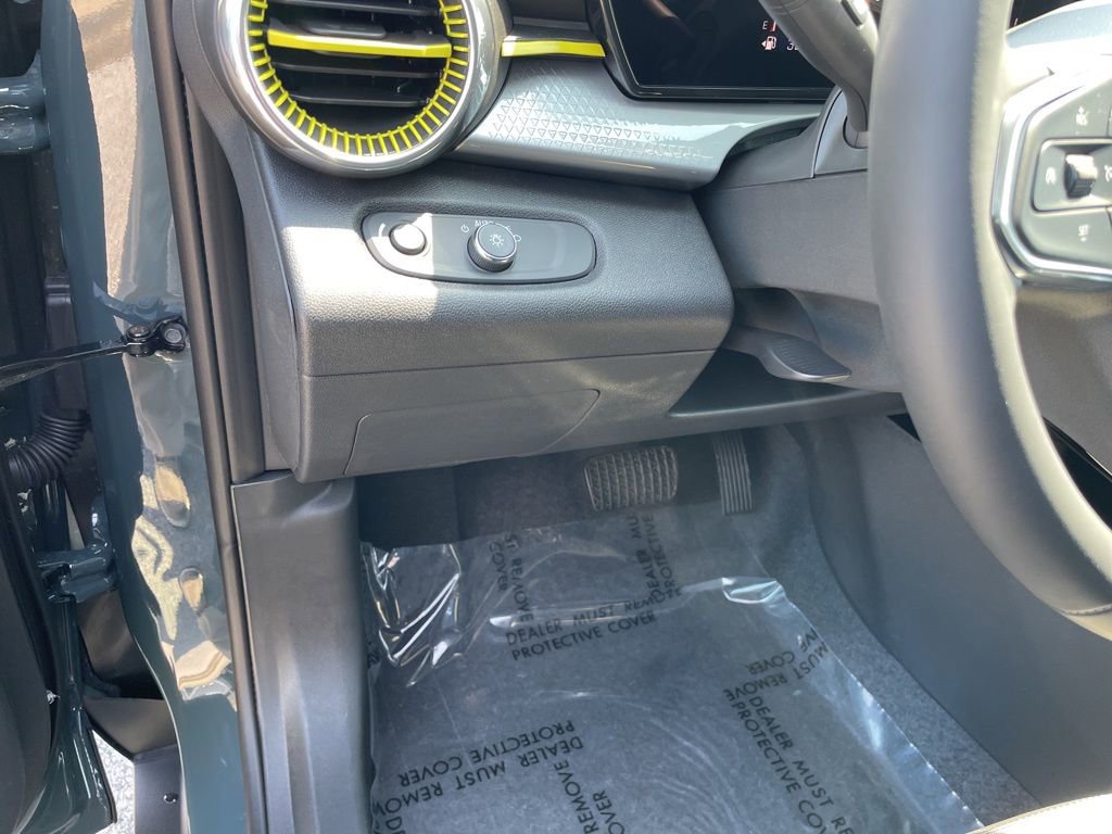 New 2026 Chevrolet Trax LT w/ Driver Confidence Package image 9