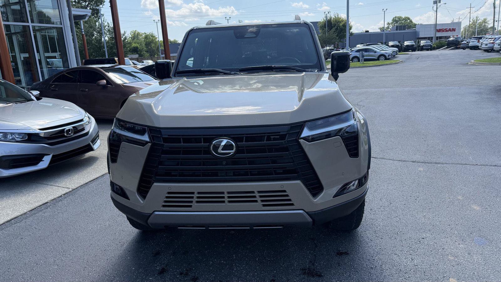 Used 2025 Lexus GX 550 AWD/4WD image 4