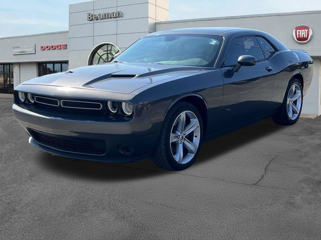 Used 2018 Dodge Challenger SXT w/ Super Sport Group (SS/T) RWD video 3