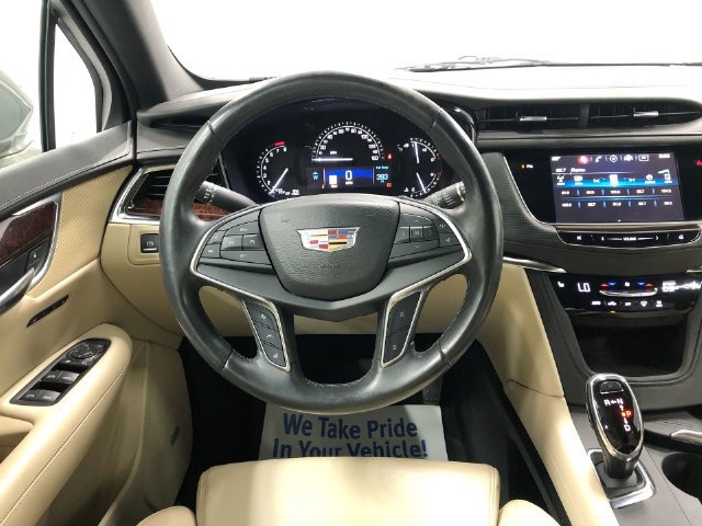 Used 2017 Cadillac XT5 Luxury w/ Driver Awareness Package AWD/4WD image 16