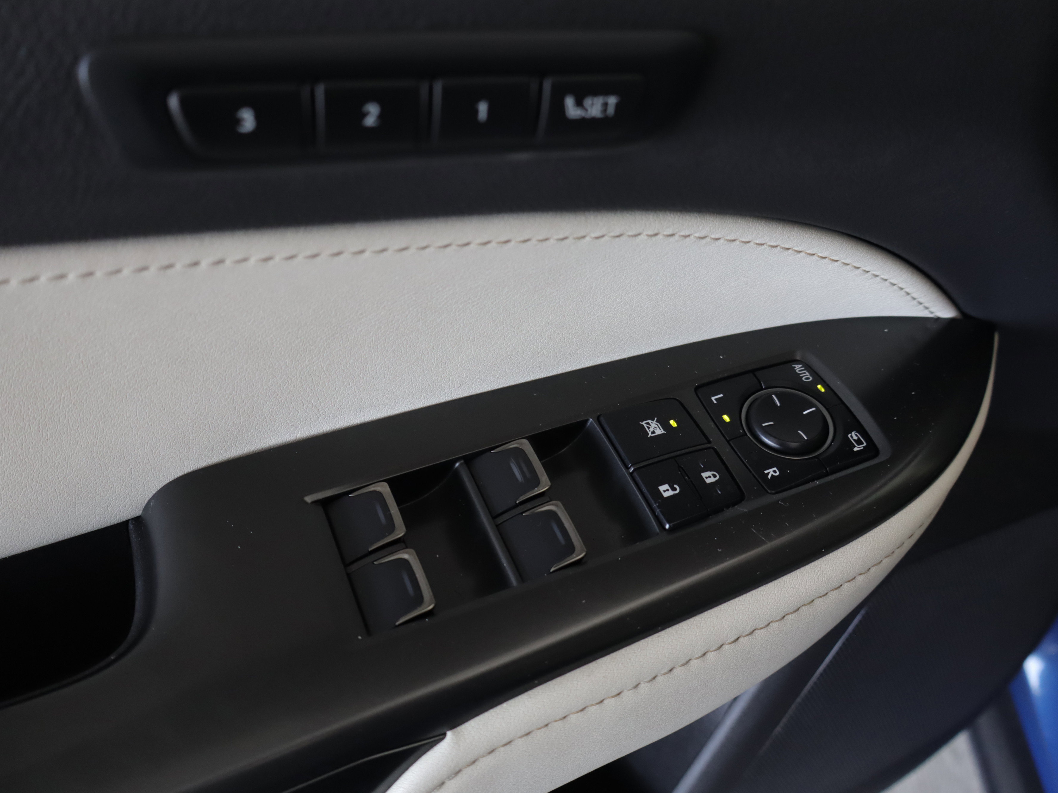 Used 2025 Lexus NX 350 AWD w/ Rear Seat Package image 13