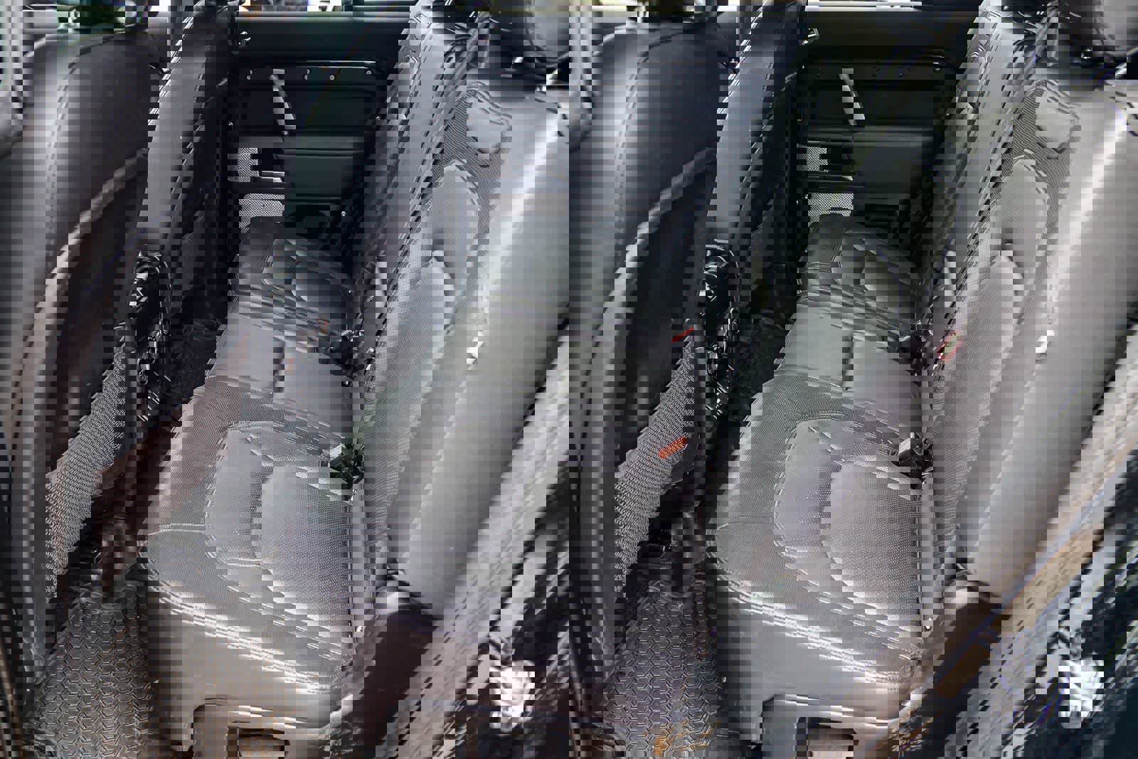 Used 2023 Land Rover Defender 130 X-Dynamic SE image 18