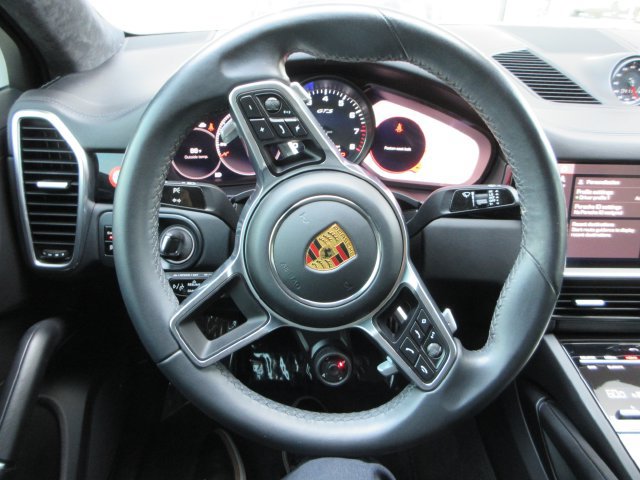 Used 2021 Porsche Cayenne GTS AWD/4WD image 39