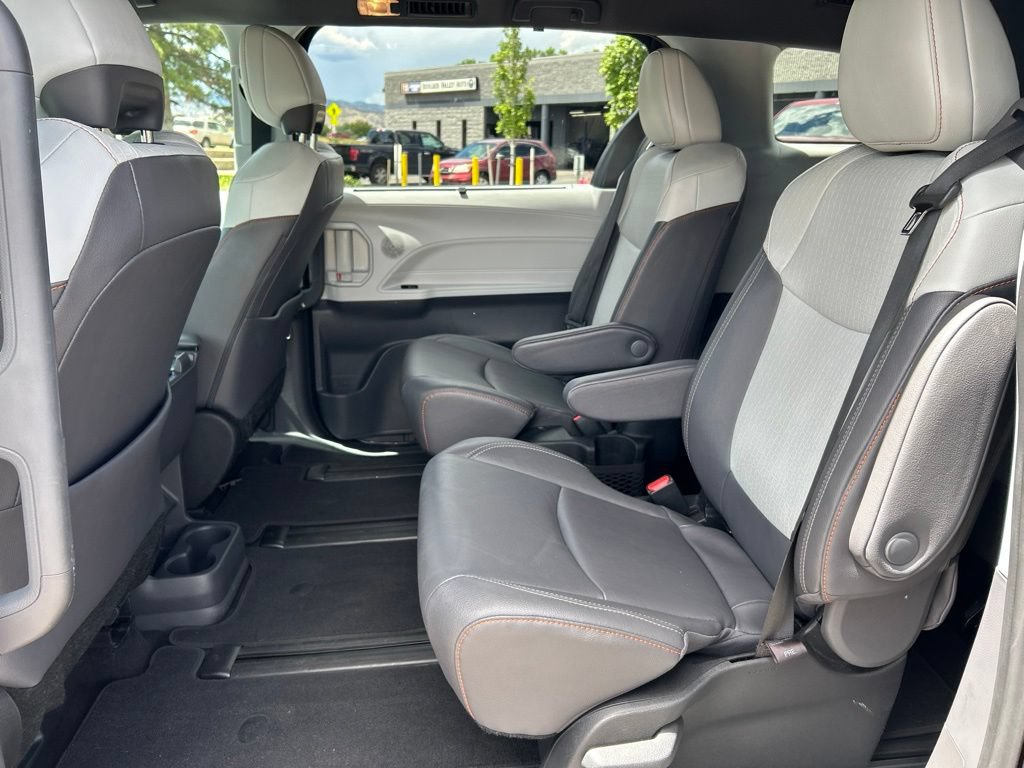 Used 2023 Toyota Sienna XSE w/ XSE Plus Package AWD/4WD image 19