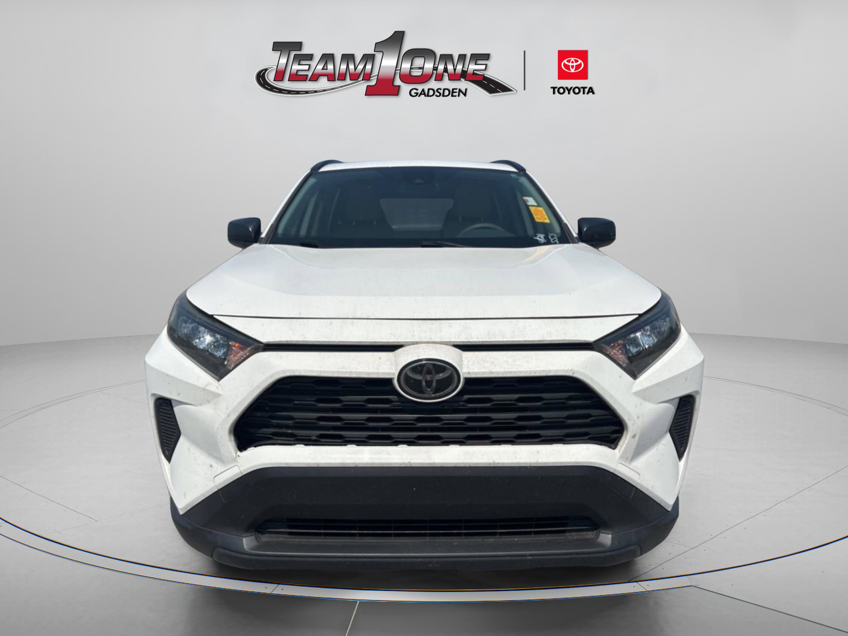 Used 2019 Toyota RAV4 LE FWD image 2