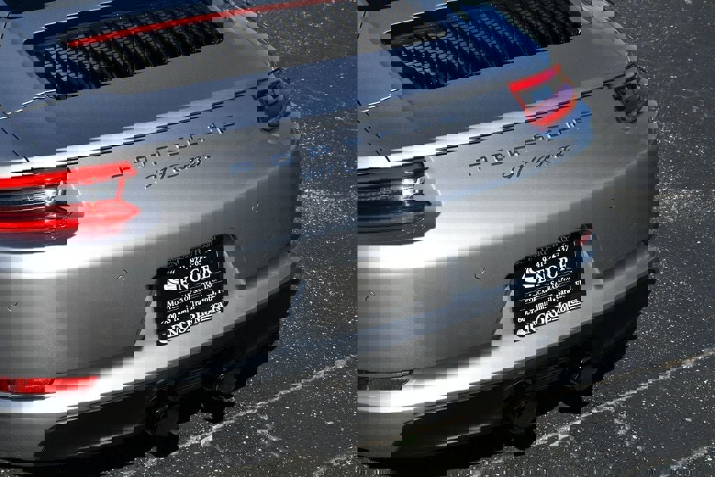 Used 2017 Porsche 911 Carrera image 40