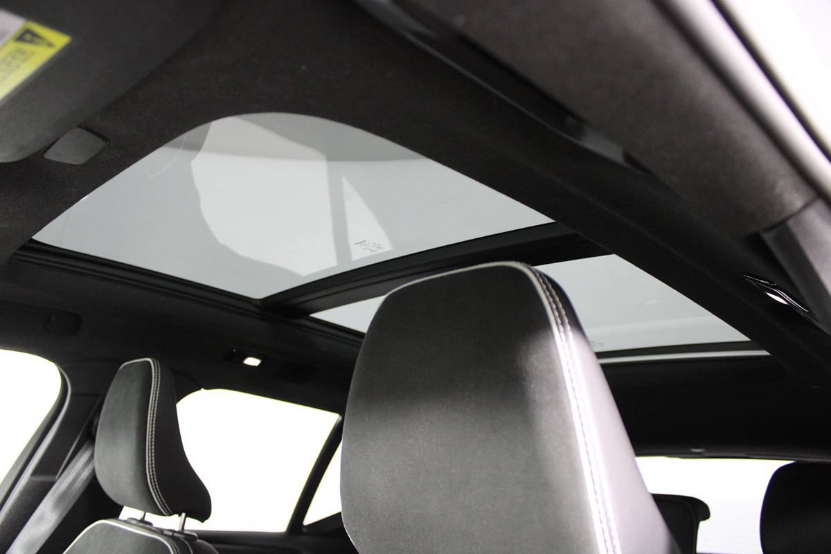 Used 2023 Volvo XC40 Recharge Plus AWD/4WD image 7