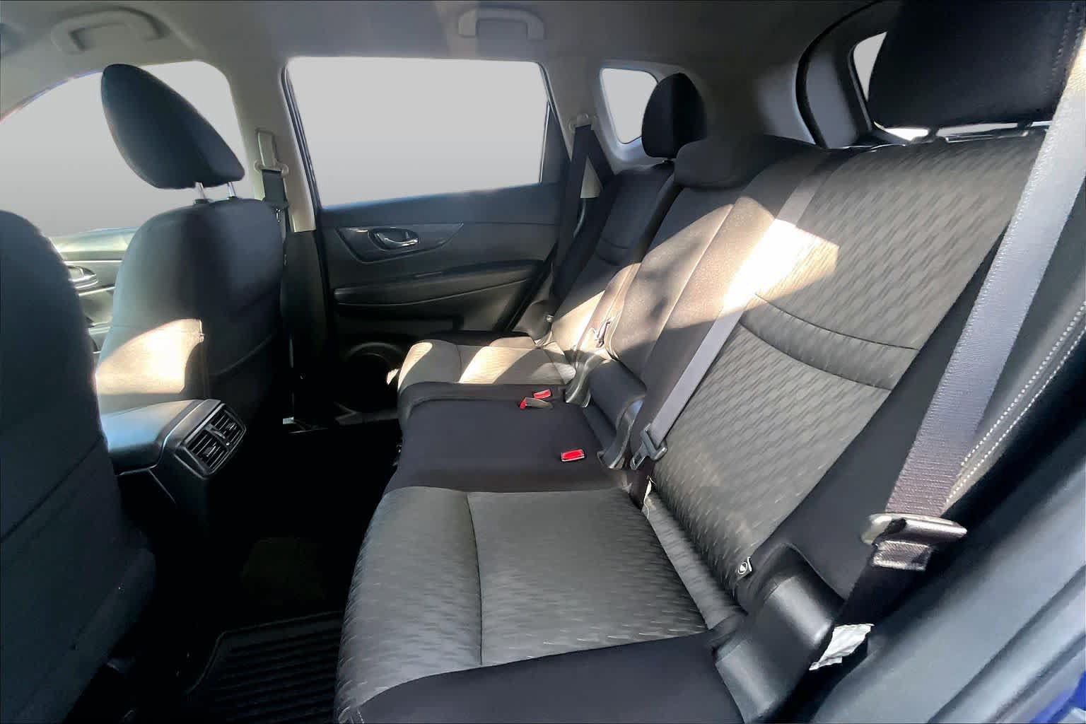 Used 2017 Nissan Rogue S AWD/4WD image 21