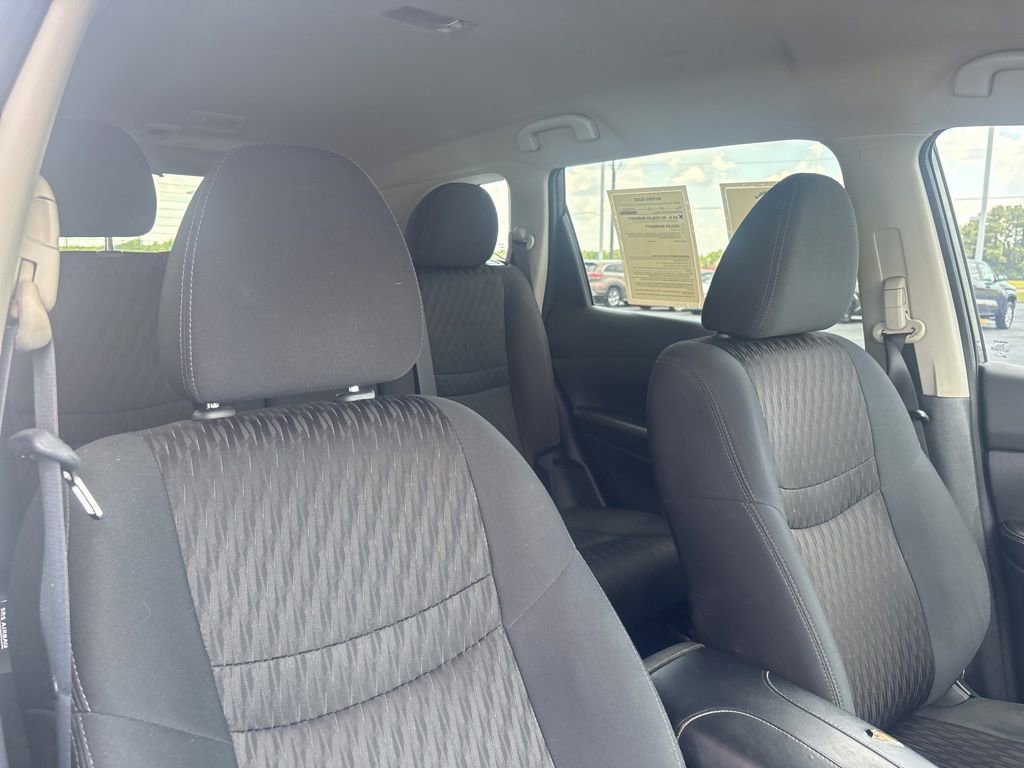 Used 2019 Nissan Rogue S w/ Special Edition Package FWD image 17